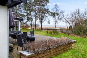 Amazing Holiday Home With View At The Water, Vig